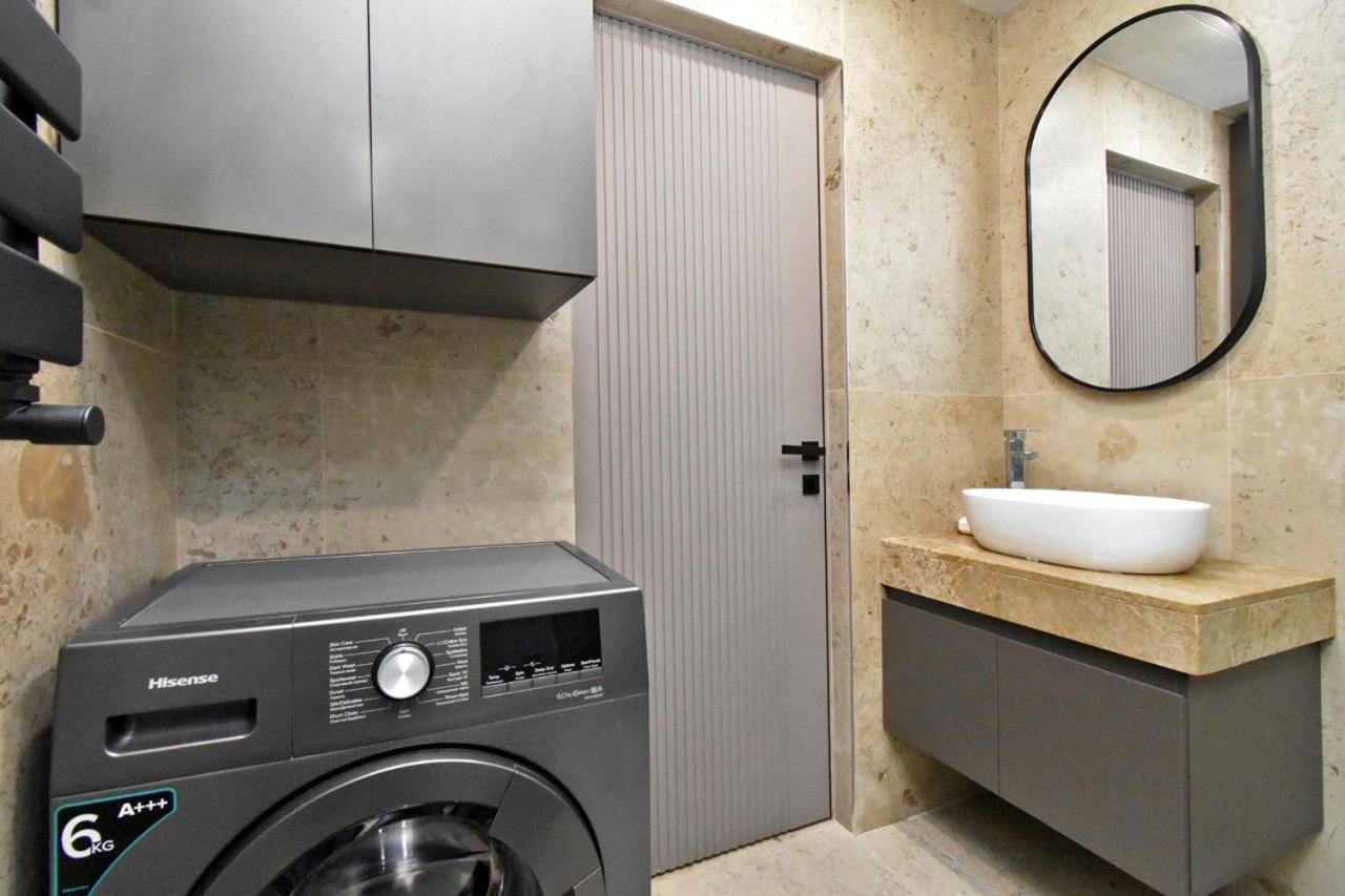 Apartment Beautiful Near The Republic Square