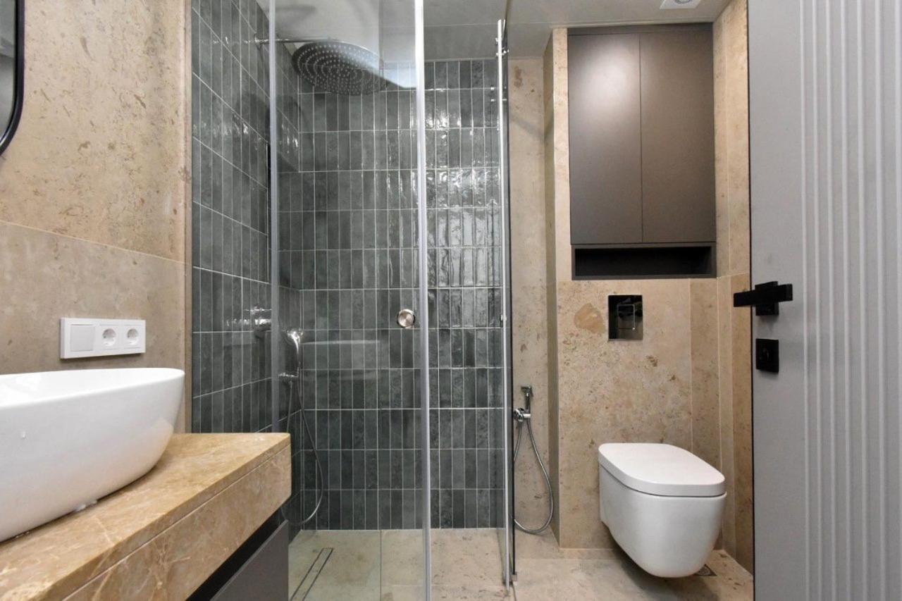 Beautiful Near The Republic Square Apartment *